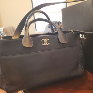 Authentic Chanel  Navy Cerf  Executive tote NM Caviar Large bag